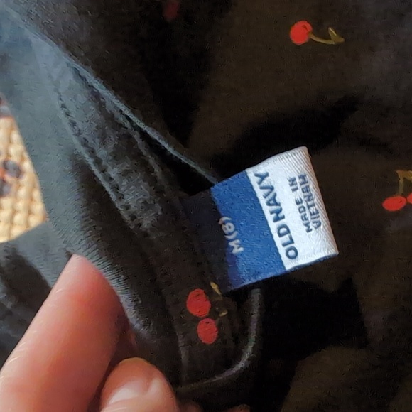 Like new old navy cherry tee, black art class leggings with pockets - Picture 5 of 5